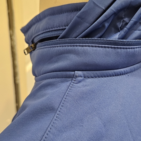 Like New Condition Nike Blue Hooded Lightweight Jacket - Picture 4 of 10